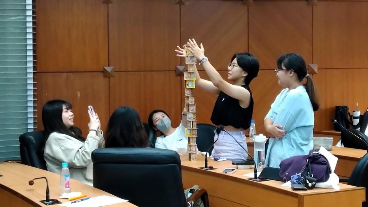 AI商機大熱門 教育部推職涯發展補助「4成與AI相關」