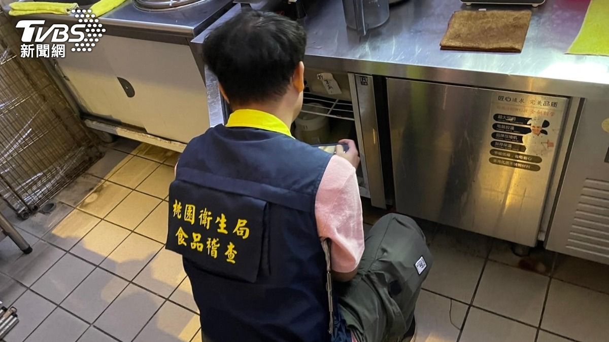 去年衛生局就已接獲陳情,前往該店稽查。(圖/衛生局提供)