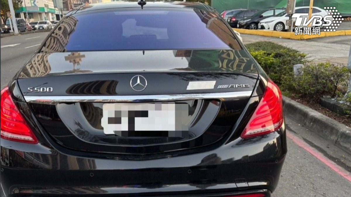 開賓士豪車掛假車牌!駕駛身分起底:是高雄老牌私校董事長