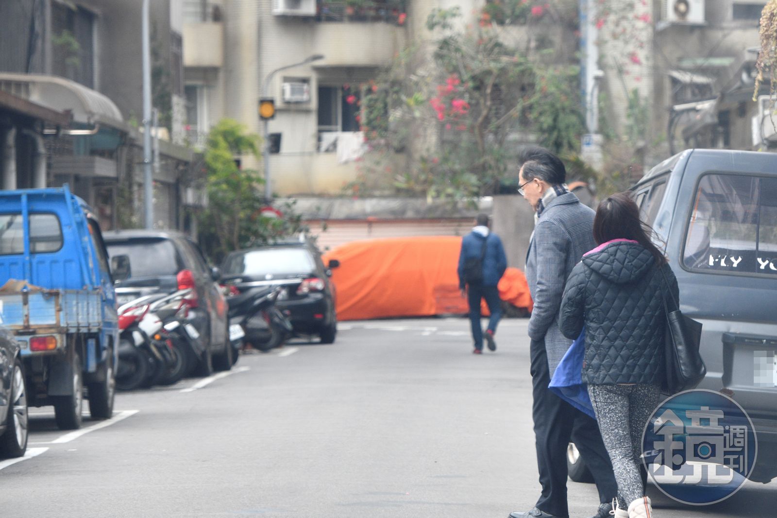 上月17日中午12點15分，陳鴻震與高女一起出門，離開高女家去吃午餐。（圖／鏡週刊）