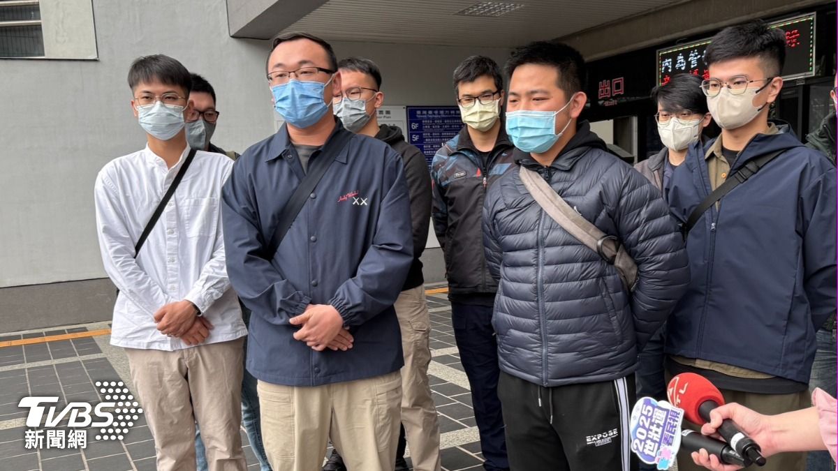 假單案遭停職!警斷炊打工養兒 哽咽悔:以當警察為榮