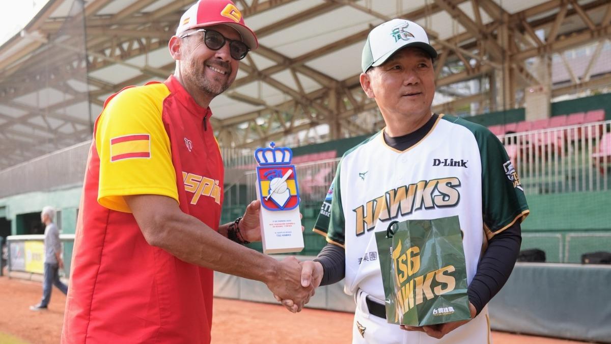圖／翻攝臉書自 台鋼雄鷹 TSG HAWKS