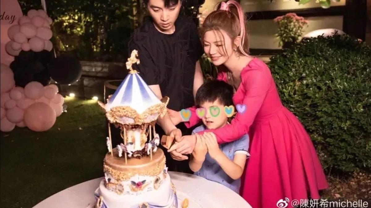 陳妍希、陳曉屢傳婚變「9年婚姻正式畫下句點」 一家人最後公開照曝光