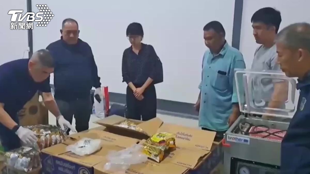 泰國警方在倉庫內起出要價7.3億元的安非他命和大麻膏。（圖／TVBS）