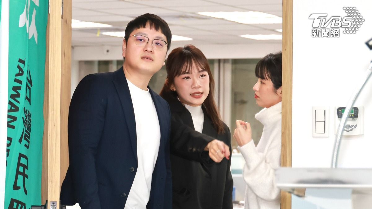 民眾黨前發言人戴于文(圖左)。(資料圖/潘建樺攝)