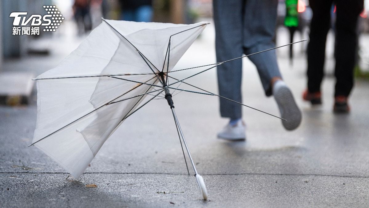 小心丟錯罰6000元!雨衣雨傘該回收or垃圾 環保局這樣說