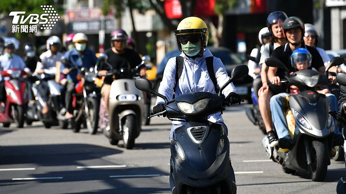 下班路見貴婦機車!全球限量946台「要價近百萬」 網急喊乾媽