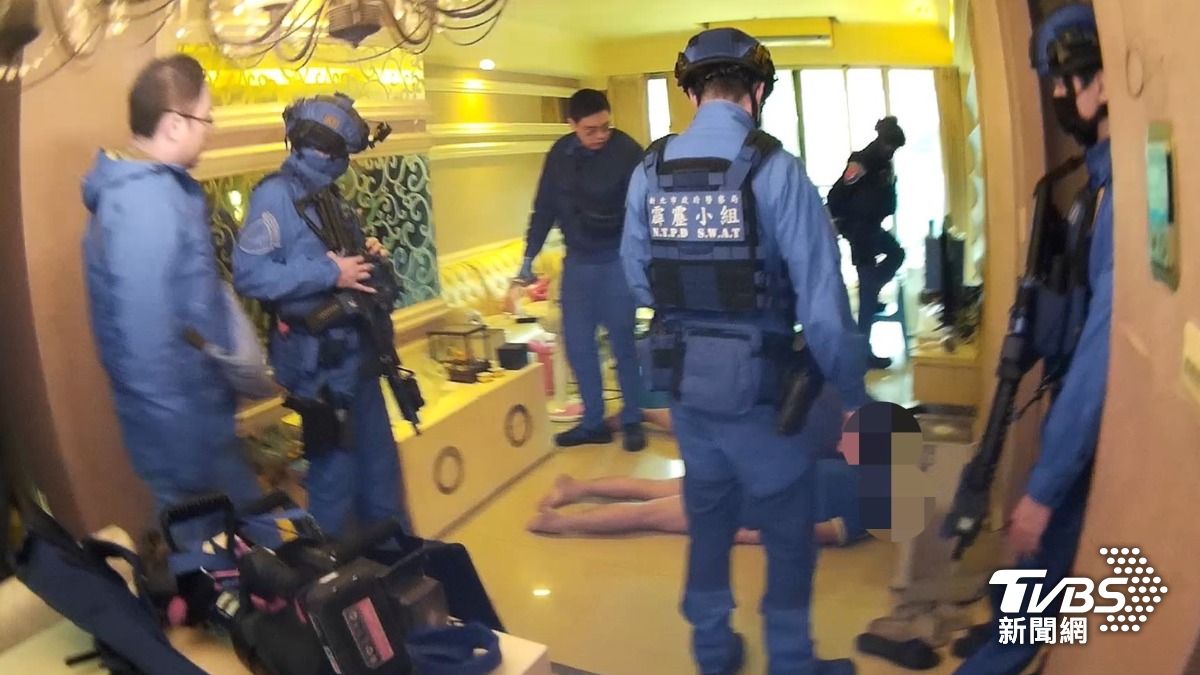 2天領20筆!47萬贓款來不及藏 2名「熱區車手」遭逮