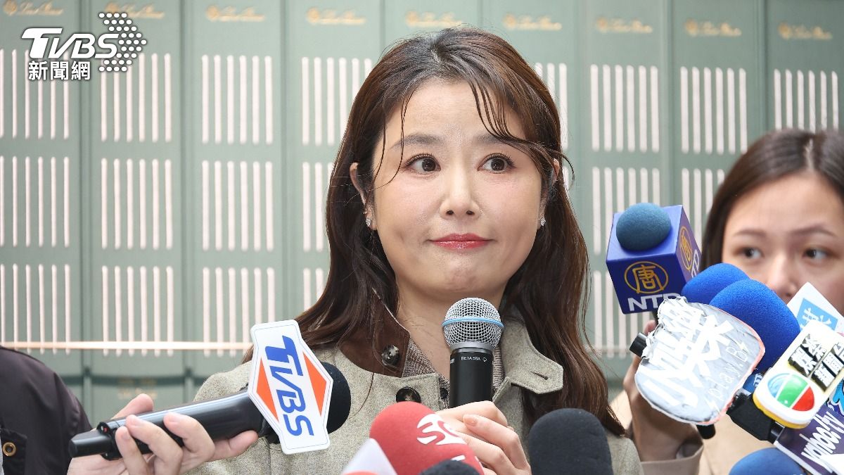 林心如陪女兒到西門町買公仔。(圖/張哲鳴攝)