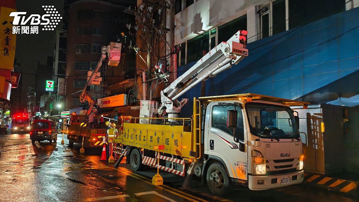 快訊/新北工安意外!台電更換設備 技術人員觸電失去生命跡象