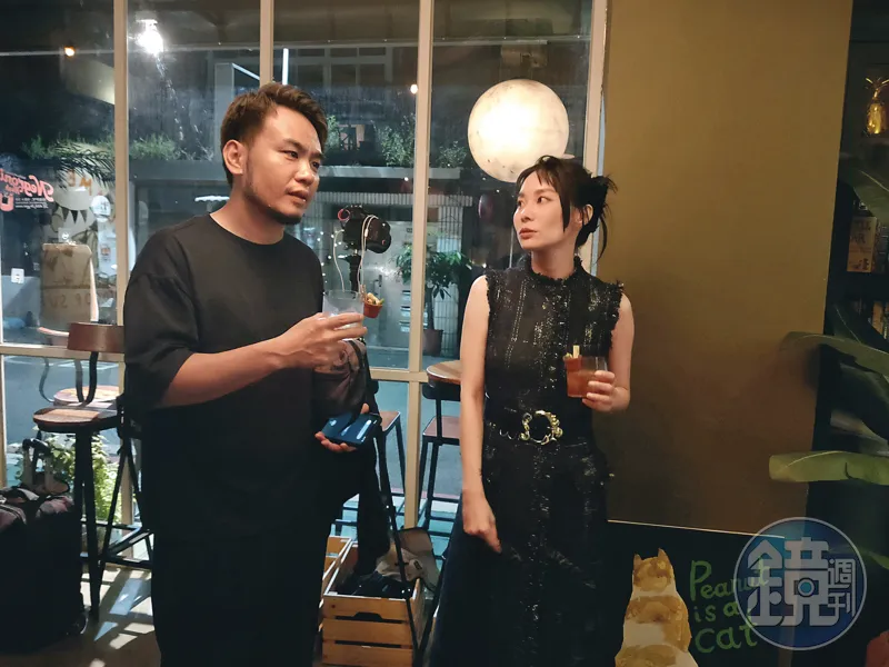 楊大正(左)曾與鄭宜農(右)有過一段婚姻,直到鄭宜農出櫃才離婚收場,兩人仍保持好友關係。(圖/鏡週刊)