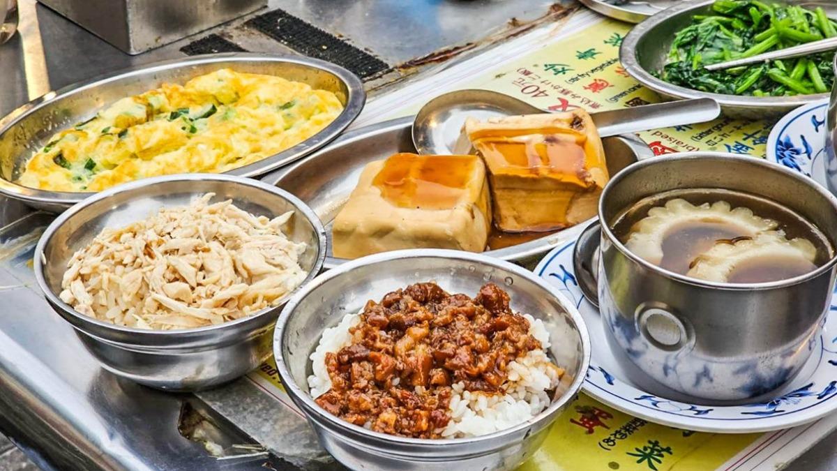 「方家雞肉飯」是曾連續4年獲得米其林必比登推薦的實力派小吃。(圖/翻攝自大手牽小手)