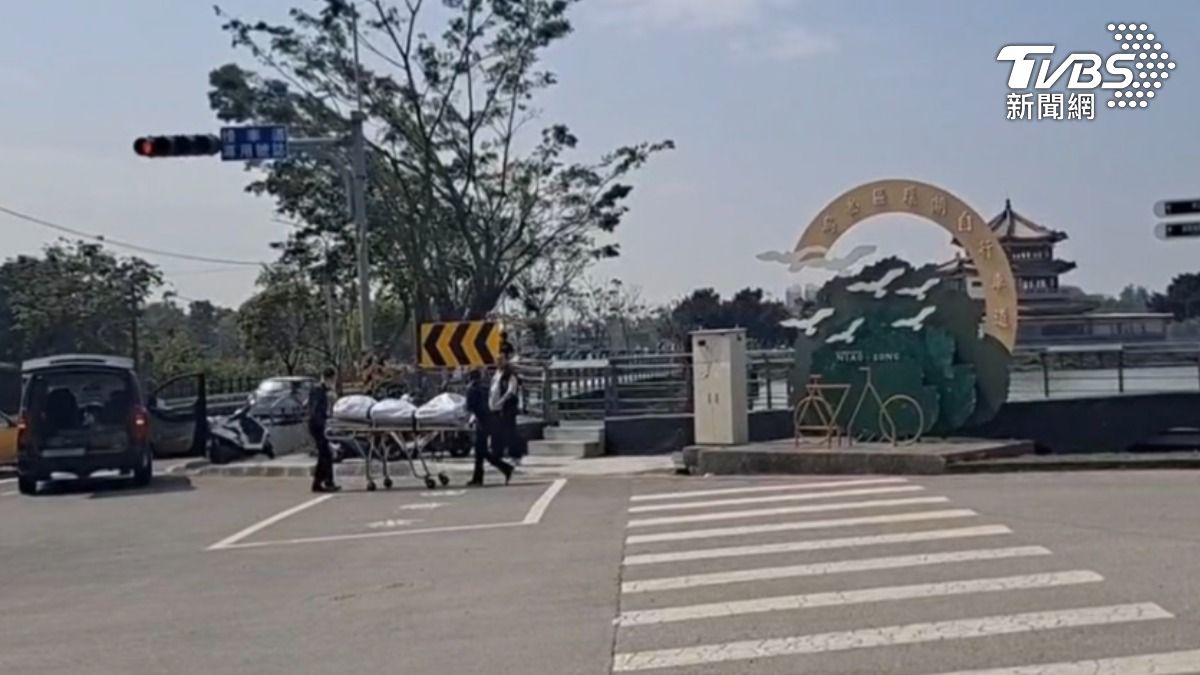 快訊/高雄觀夕平台水面浮女屍!民眾目睹嚇壞 家屬崩潰認遺體