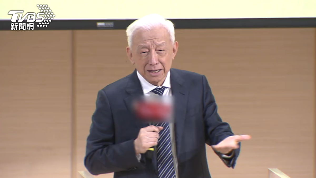 曹興誠捐清大1500萬成謎!王欣儀賭「拿不出證據」:輸了發雞排