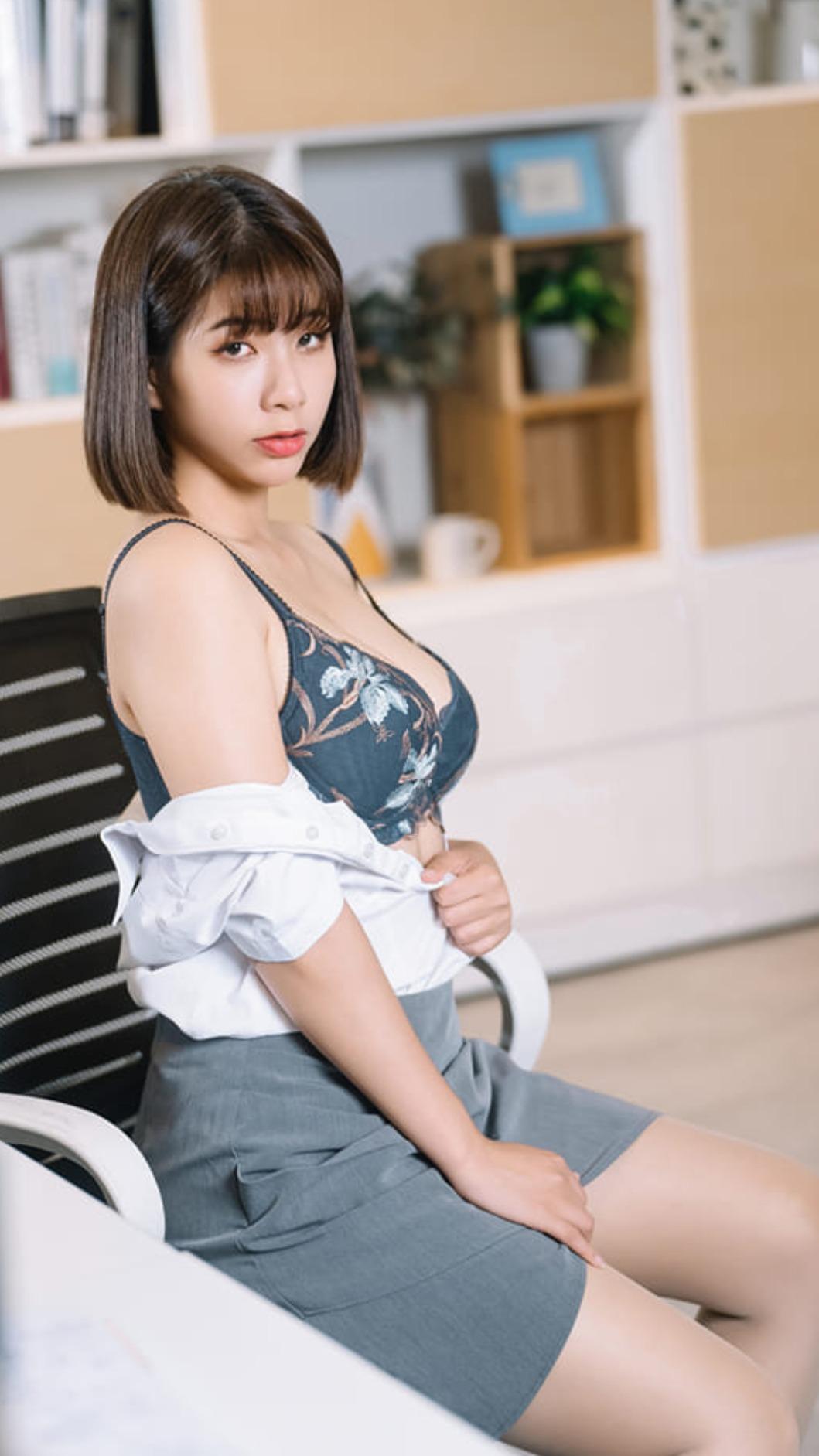 吳夢夢加入OnlyFans收入非常驚人。（圖／翻攝自吳夢夢臉書）