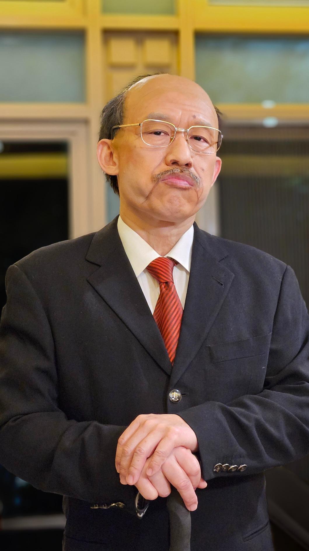 郭子乾巧扮柯建銘。(圖/金星文創提供)