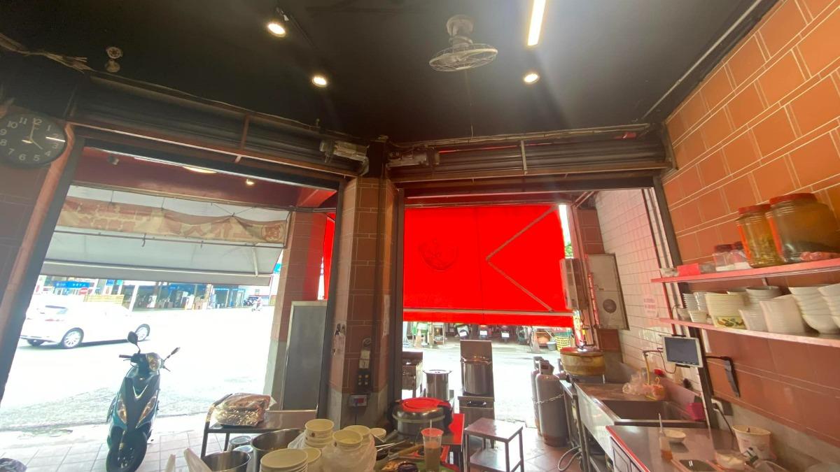 高雄豬腳店「停業原因」遭出征 網紅486再嗆:這種人倒了最好