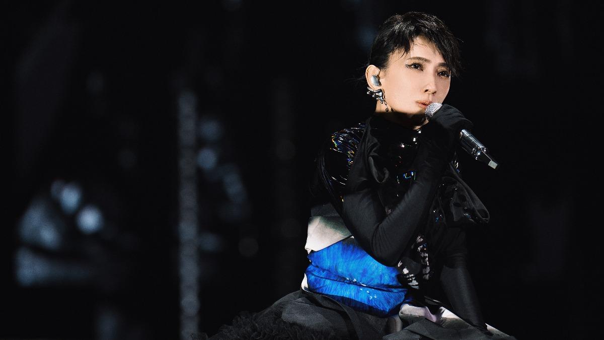 唱《流星》片尾曲想到大S!戴佩妮台上「一動作」 歌迷全哭了