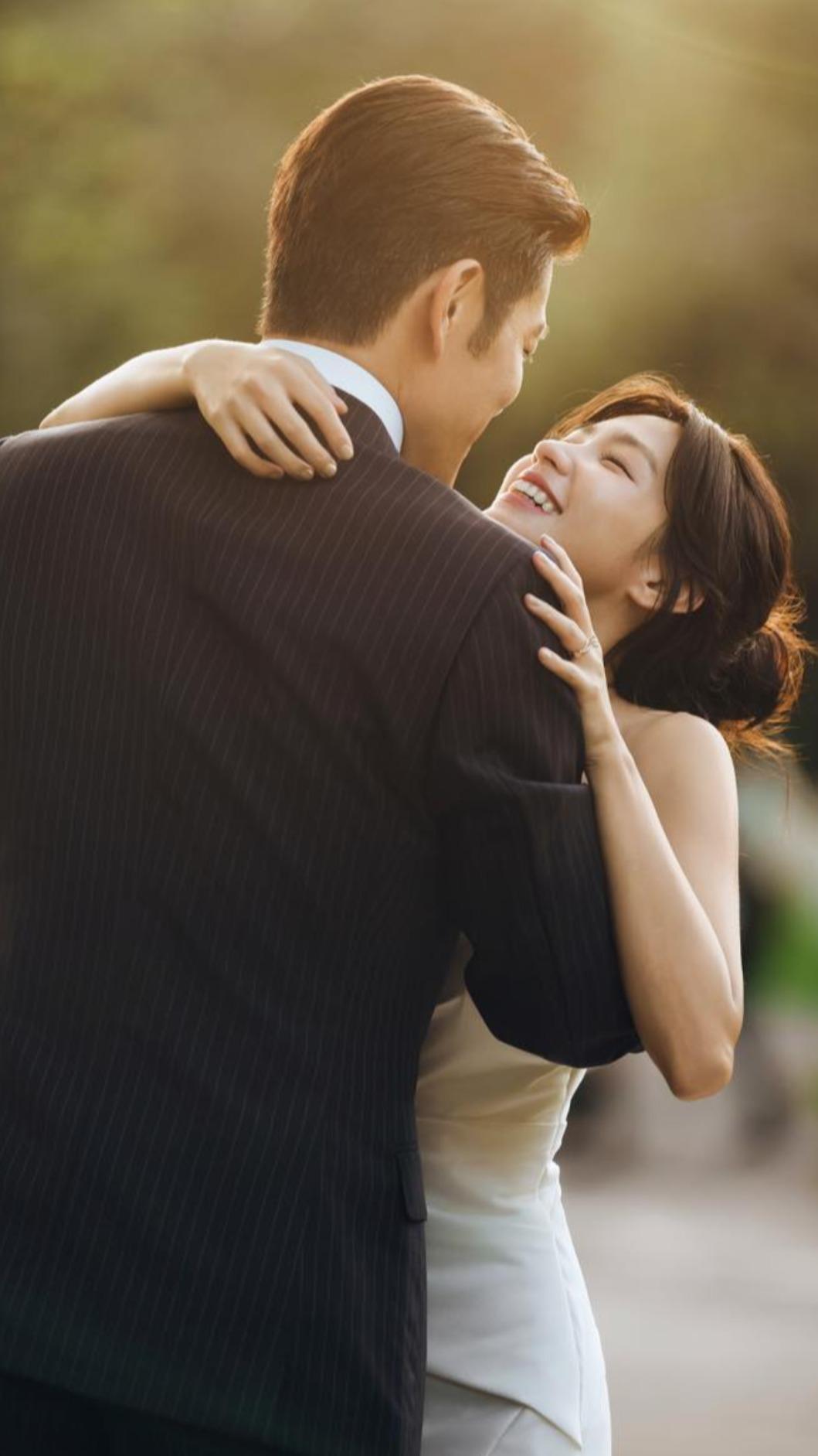 曾智希唯美婚紗曝光。(圖/翻攝自曾智希臉書)