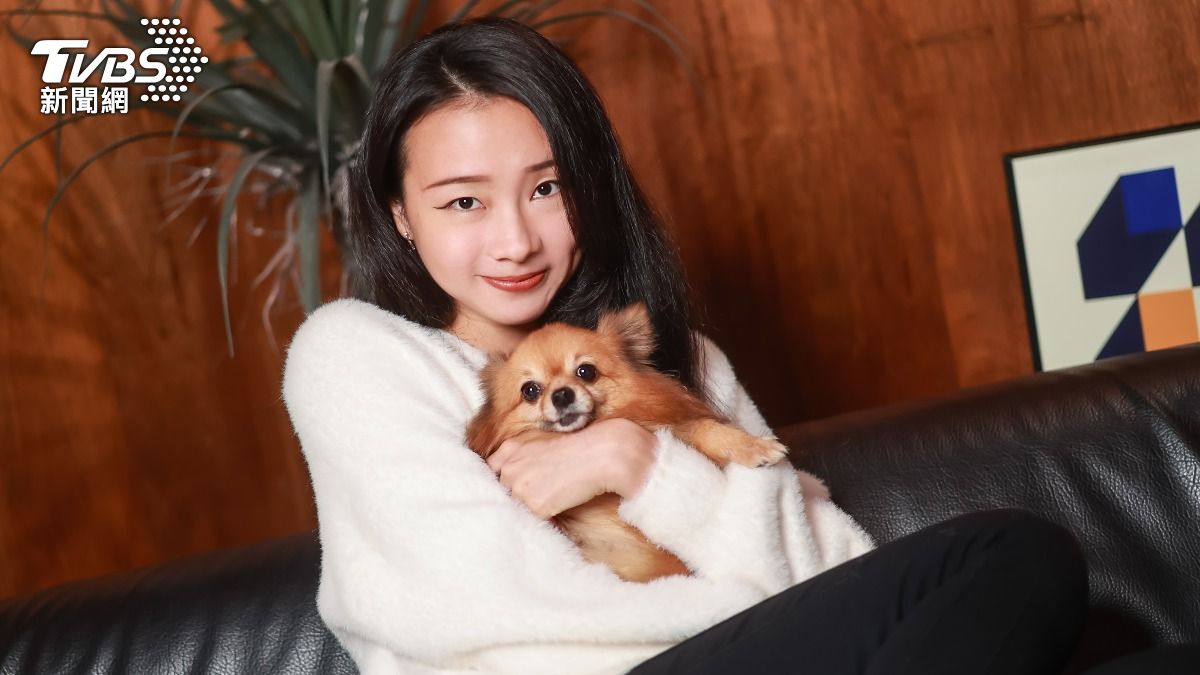 獨／女星摯愛器官衰竭離世！抱著骨灰淚崩　藏盆栽陪伴