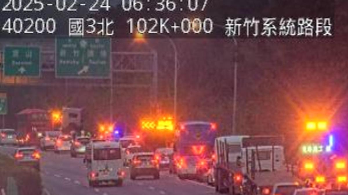 國道今晨事故!水泥車衝撞「翻落邊坡」 高公局火速成立應變小組