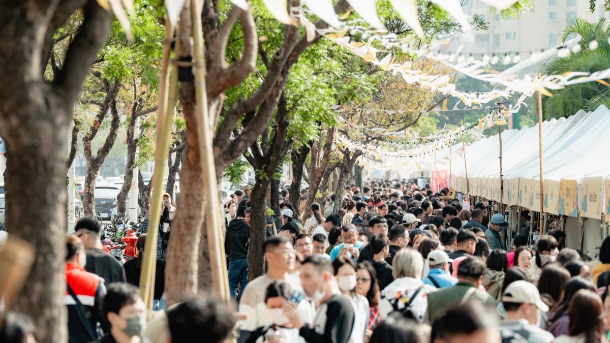 日光海島生活節2天湧入14萬人共襄盛舉。(圖/高雄市政府提供)