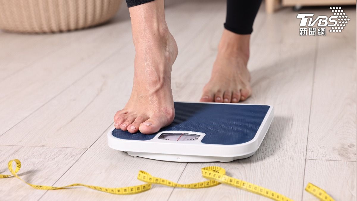 減肥不用動!醫曝飯後「躺著瘦更快」 最佳時間、姿勢一次看