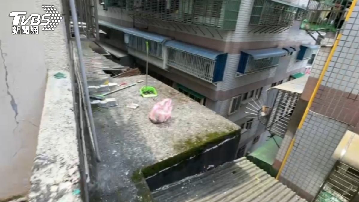 基隆一名男子墜落。(圖/TVBS)