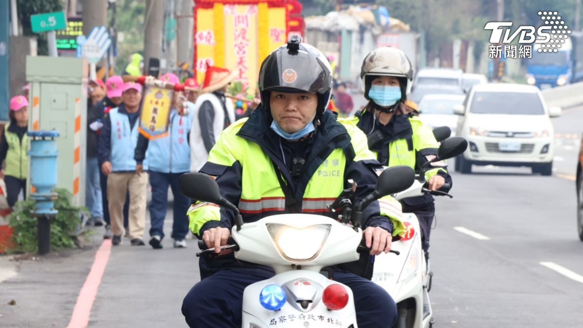 關渡宮「二媽繞境」130週年 500信眾相隨祈福 蘆洲警出動無人機維安