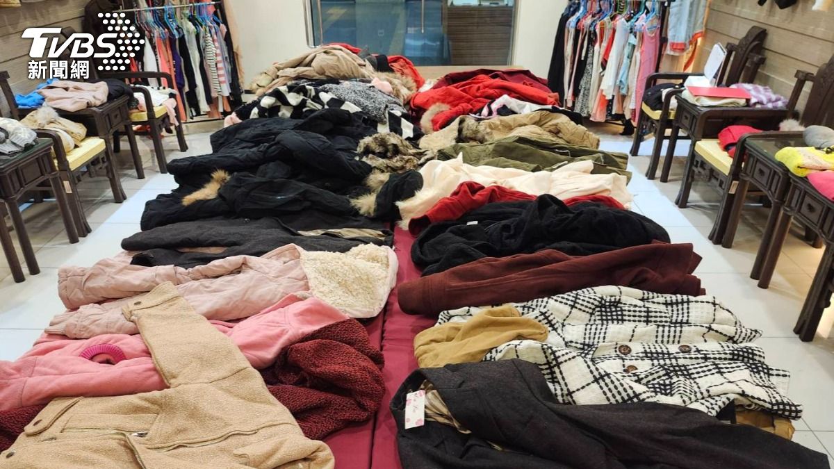 名牌服飾只要10元起標機會難得。(圖/士林分署)