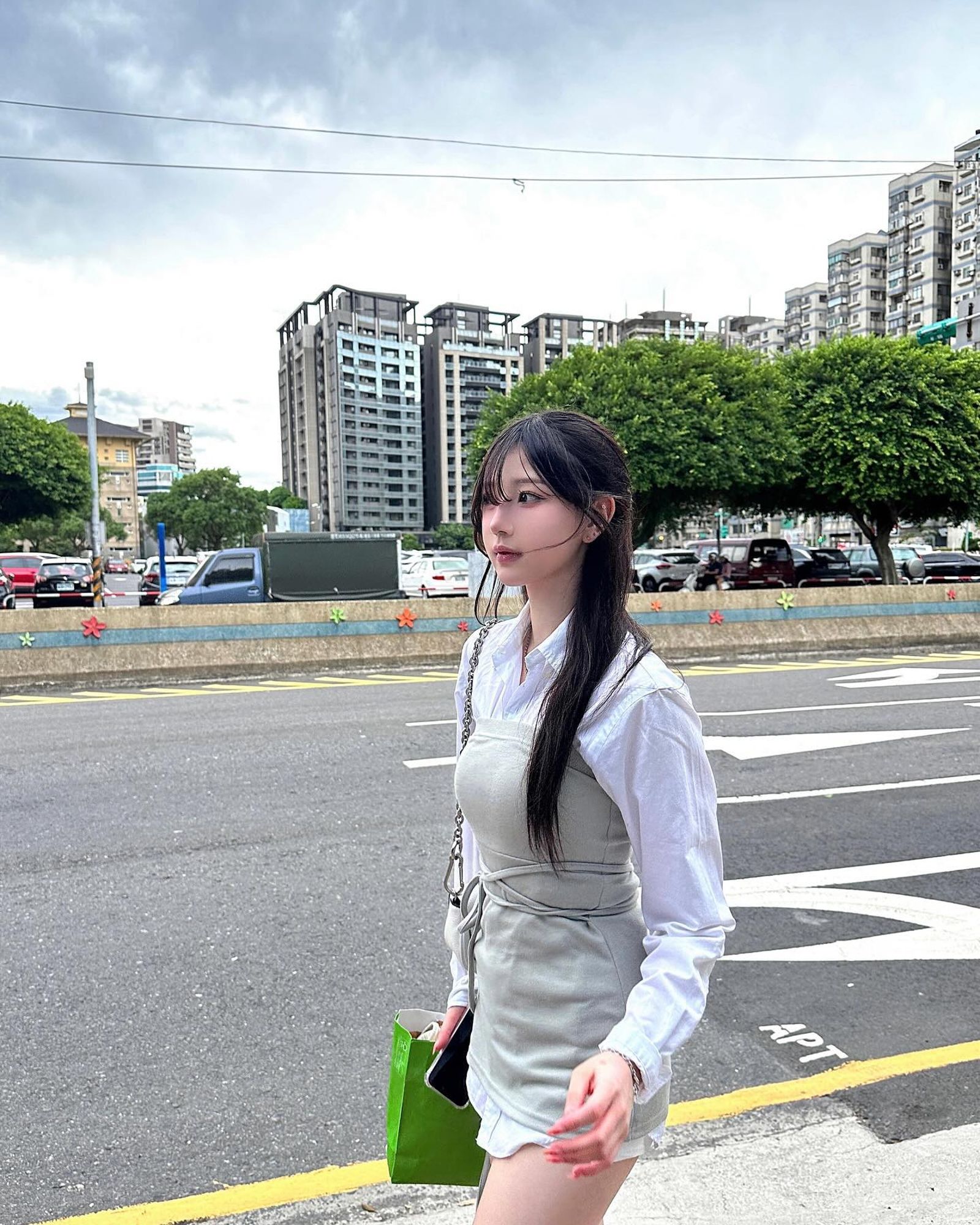 因未申請工作證違反台灣就業規定,南至苑恐面臨未來數年無法入台窘境。(圖/翻攝南至苑INS)