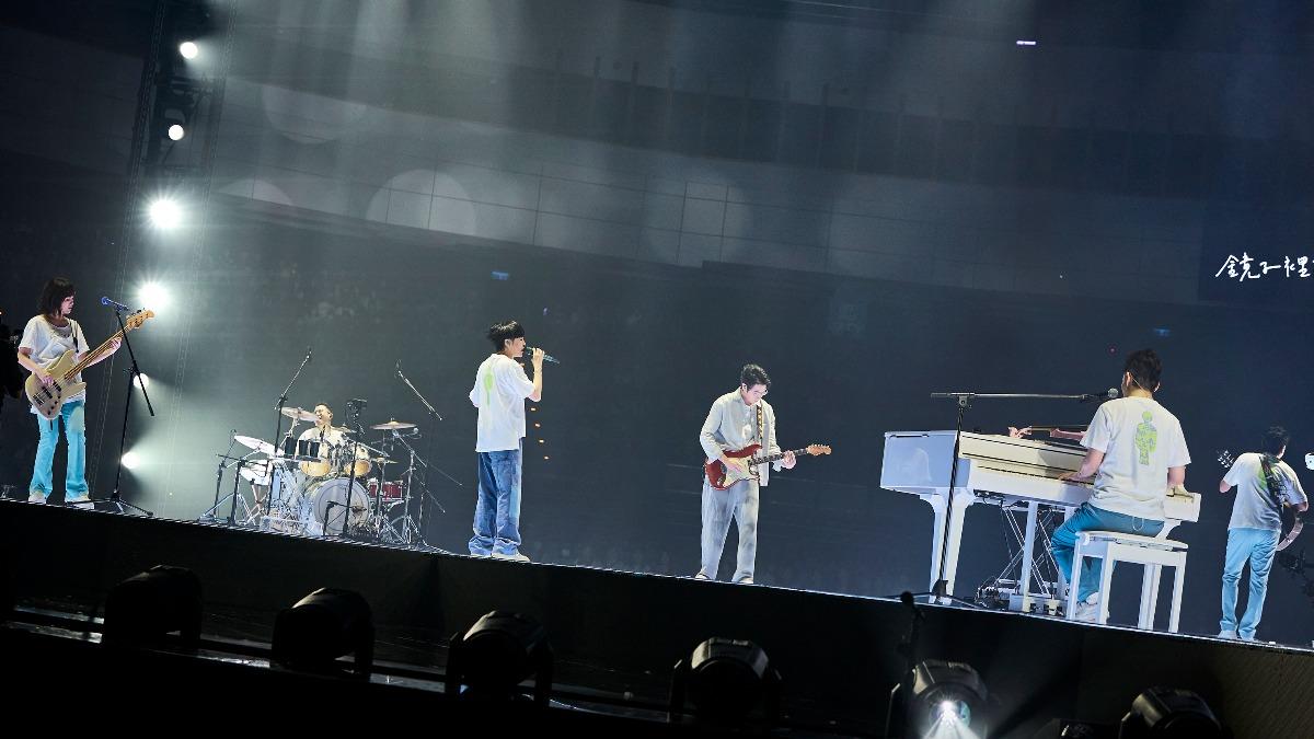蘇打綠感謝小洋一起完成「一刻單曲計畫」。(圖/蘇打綠有限公司提供)
