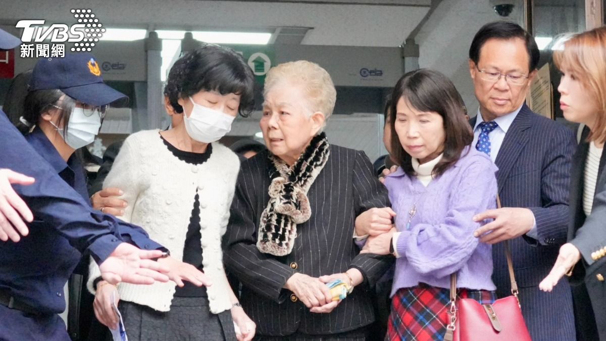 暫解除禁見!陳佩琪當庭曝:婆婆有失智症狀 柯文哲一度拭淚