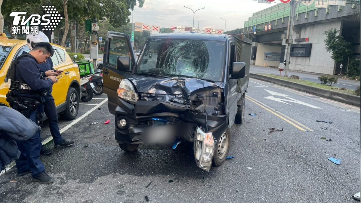 快訊/北市青年公園旁死亡事故!貨車逆向猛撞 騎士彈飛爆頭亡