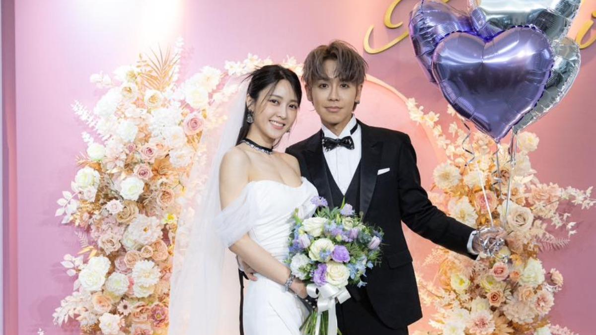 鼓鼓和大元選在交往12週年第1天登記結婚。(圖/翻攝自鼓鼓臉書)