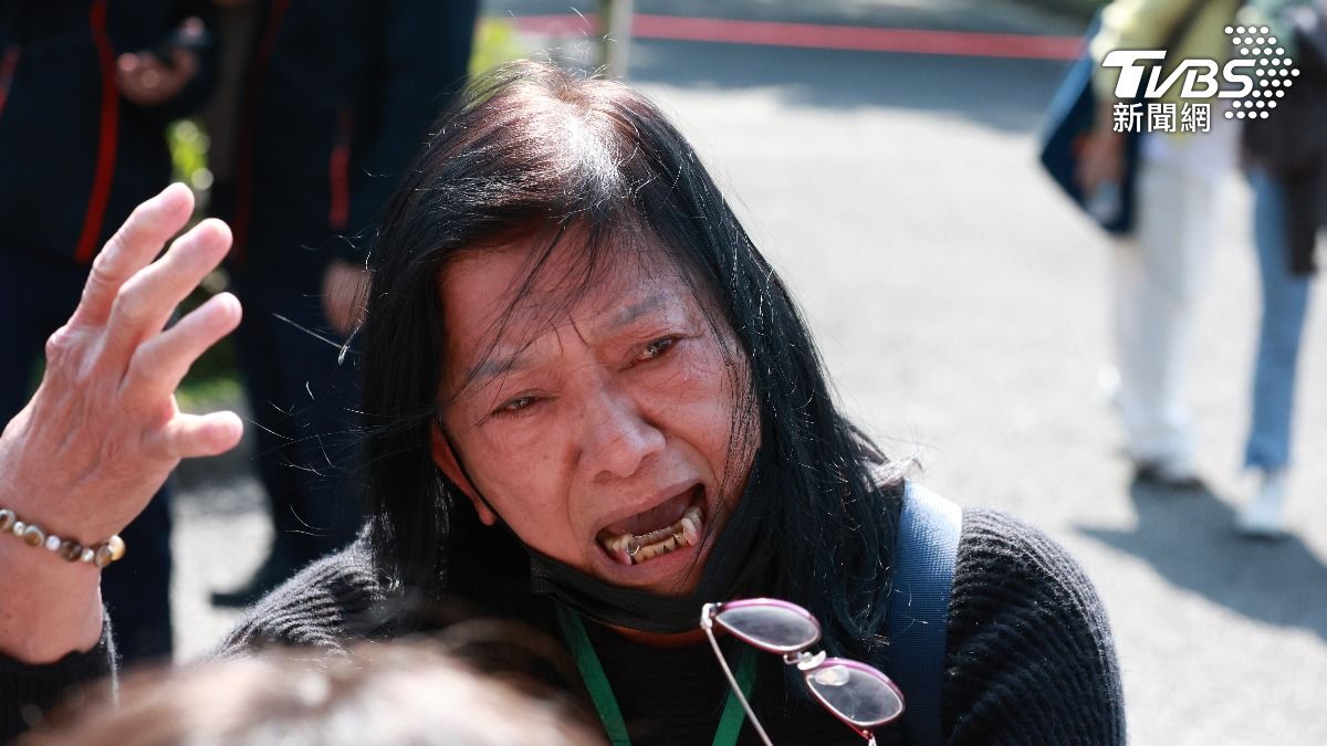 受難者家屬情緒失控嗆馬英九滾蛋。(圖/華子琛攝)