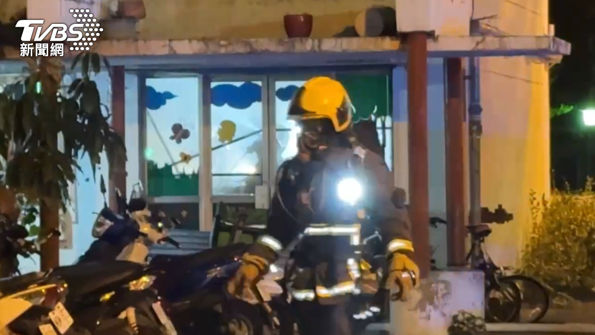 台中南區清晨發生火警。(圖/TVBS)