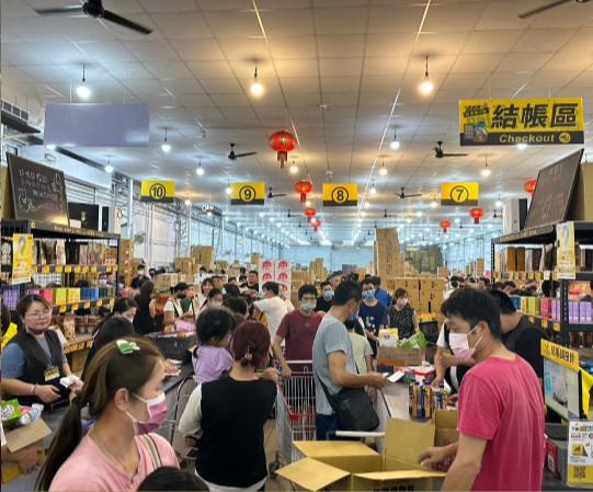 疲老闆零食銷售額驚人,一單可賣500萬。(圖/翻攝自疲老闆臉書)