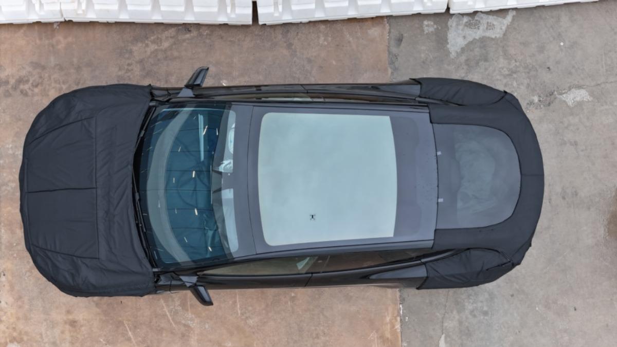 目前Tesla Model Y小改款才剛發表，理論上這輛神秘車輛就不會是Model Y，因此，外媒與許多網友瘋猜可能就是Model Q的原型車。(圖片來源/ X:@JoeTegtmeyer)