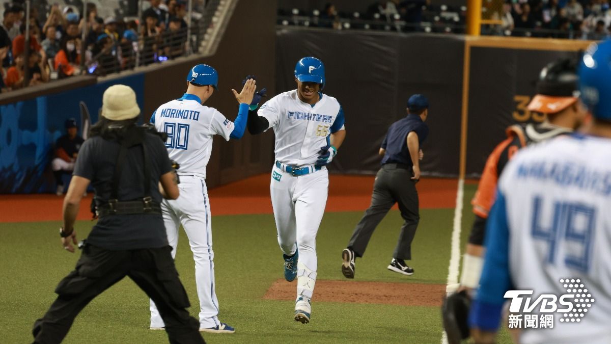 火腿交流賽／萬波中正開轟、野村佑希適時安打　火腿3比0完封統一