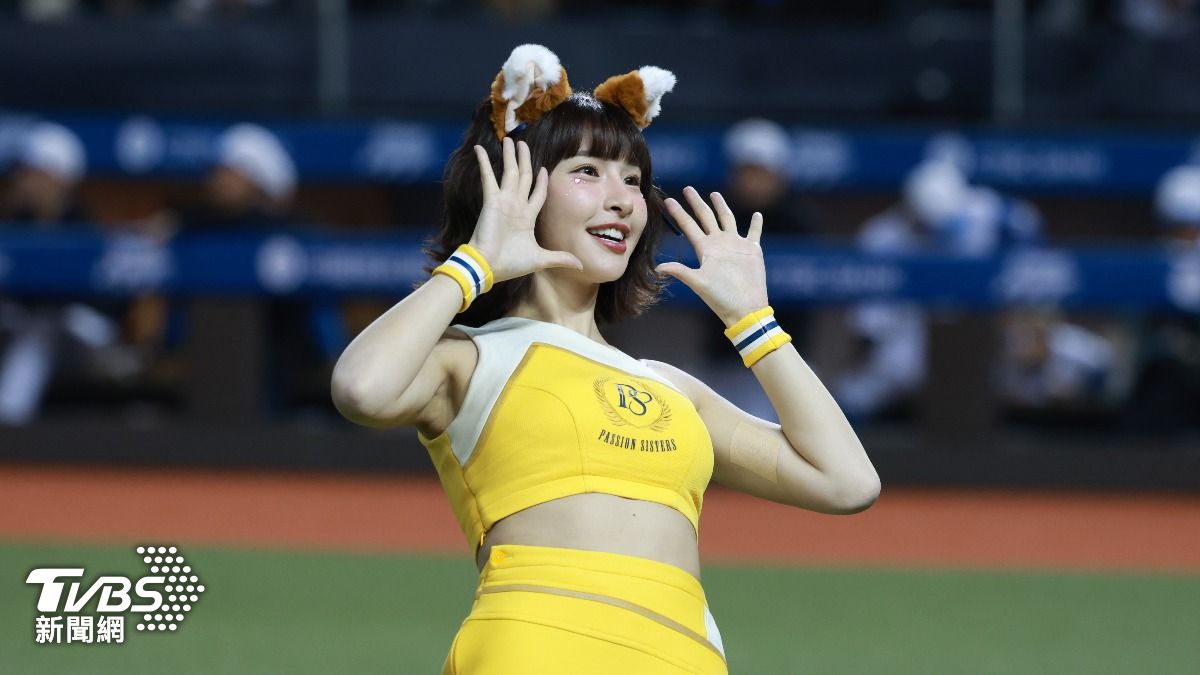 中信兄弟啦啦隊女神峮峮。(圖/華子琛攝)
