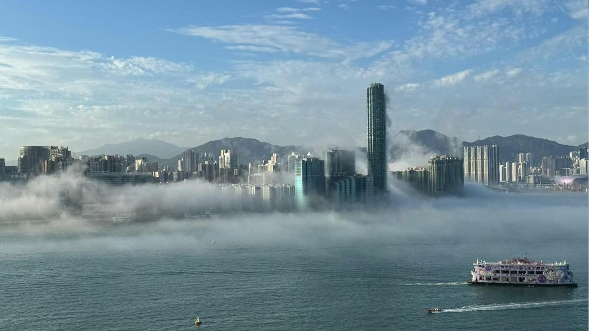 霧鎖維港。（圖／香港01）