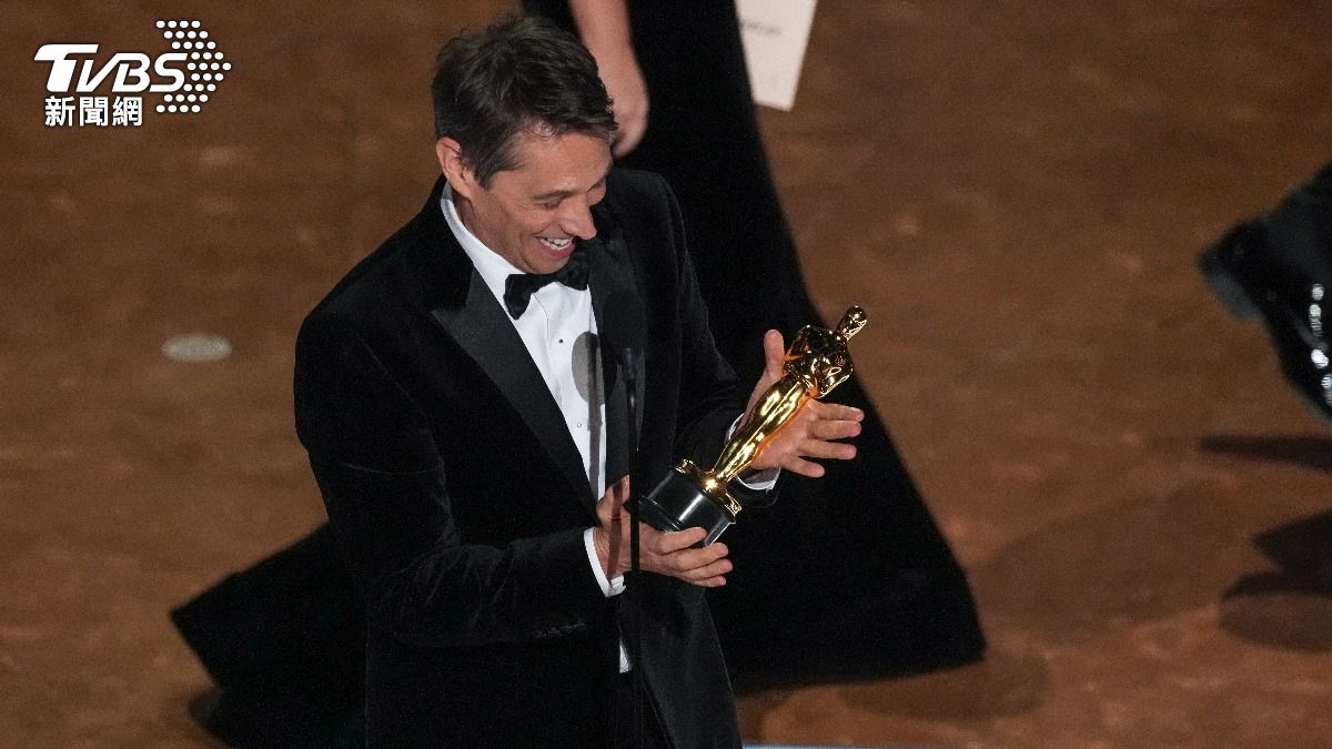 《艾諾拉》西恩貝克奪下最佳導演。（圖／達志影像美聯社）