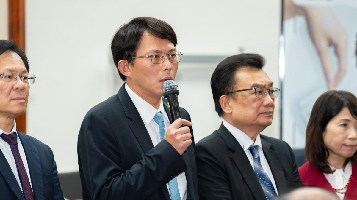 綠反對普發現金 黃國昌嗆蘇貞昌昔發6千:現在不想就不發了?
