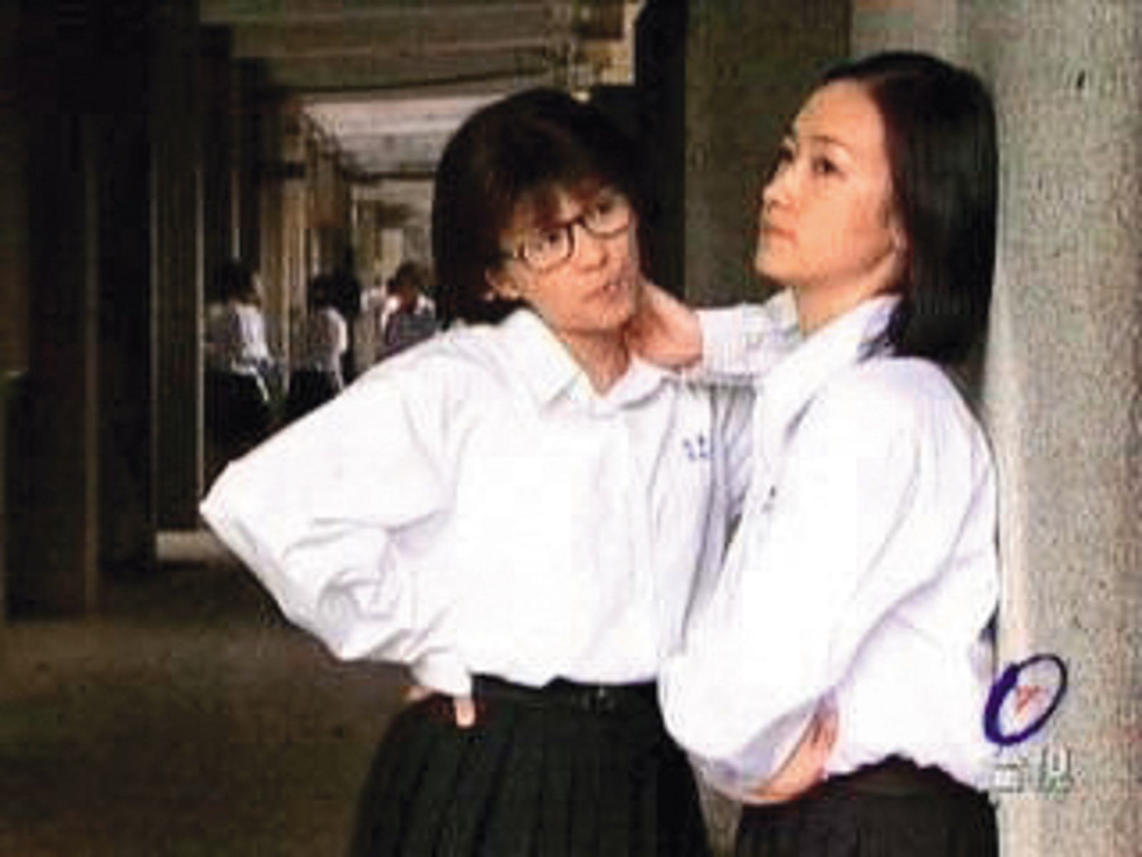 25年前，潘慧如（右）和六月（左）拍《逆女》，成為女同志劇集經典之作。	（圖／翻攝自台視）