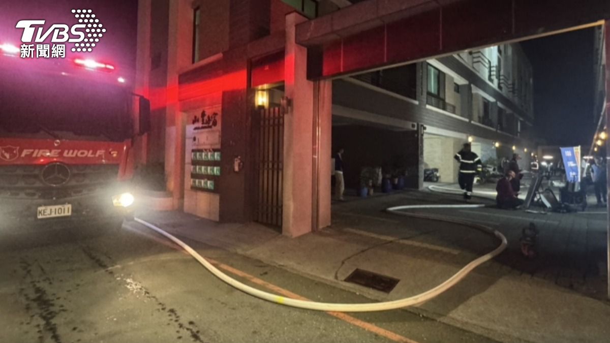 快訊/台南民宅凌晨火警!1家3口緊急送醫 疑電扇起火釀禍