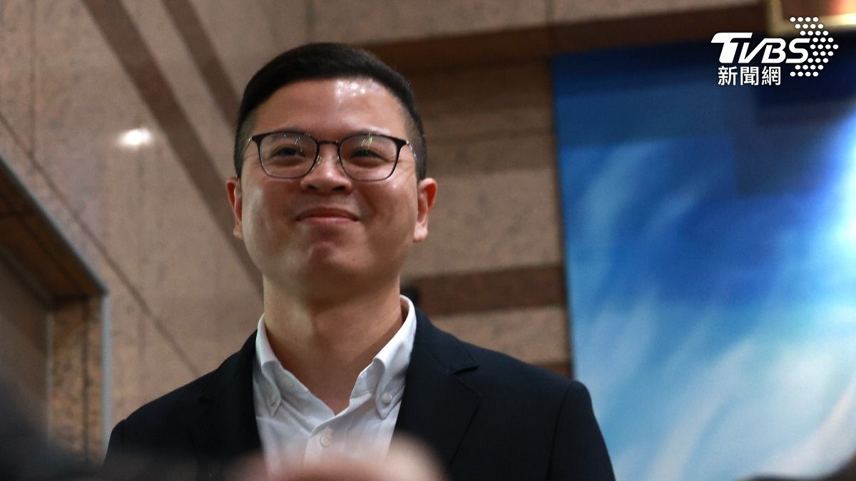 爆傳私照聊色 凌濤反擊!曝一路打綠被潑髒水:民進黨會痛就好