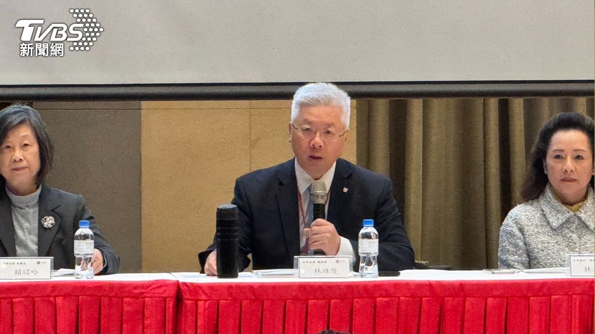 台新金控總經理林維俊(中)。(圖/謝佩穎攝)