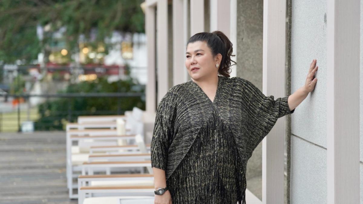 林美秀非常看重身為長女的家庭責任,認為姐代母職是天經地義且責無旁貸。(圖/綠光劇團提供)