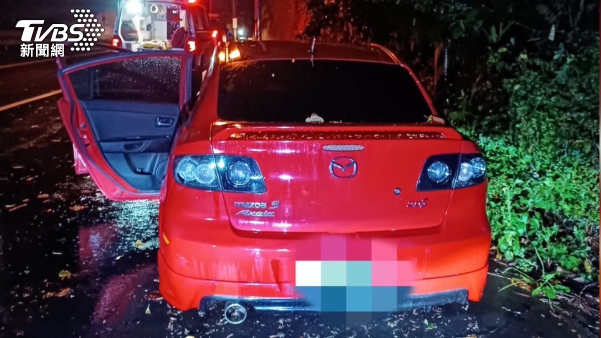 車停東勢林場久沒動！管理員深夜探頭看　見男倒駕駛座亡